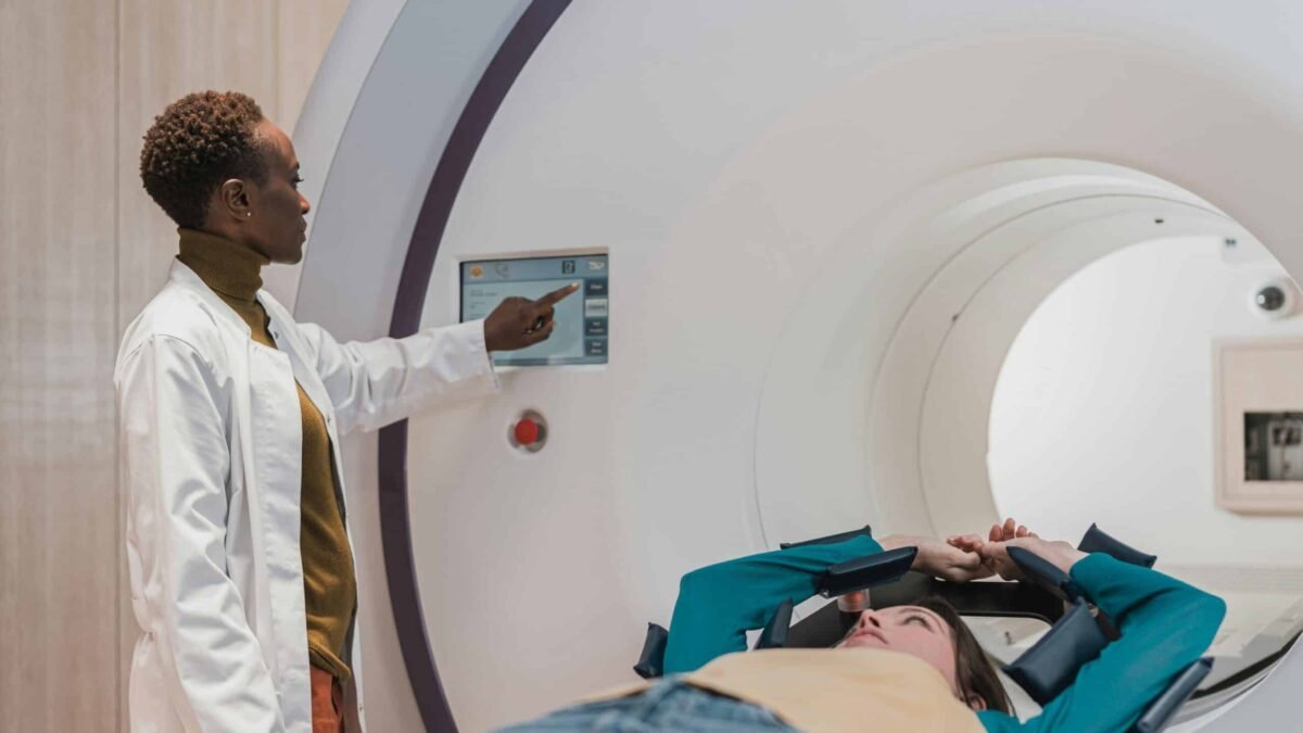 How Spine Neurosurgeons Utilize Imaging Techniques for Diagnosis